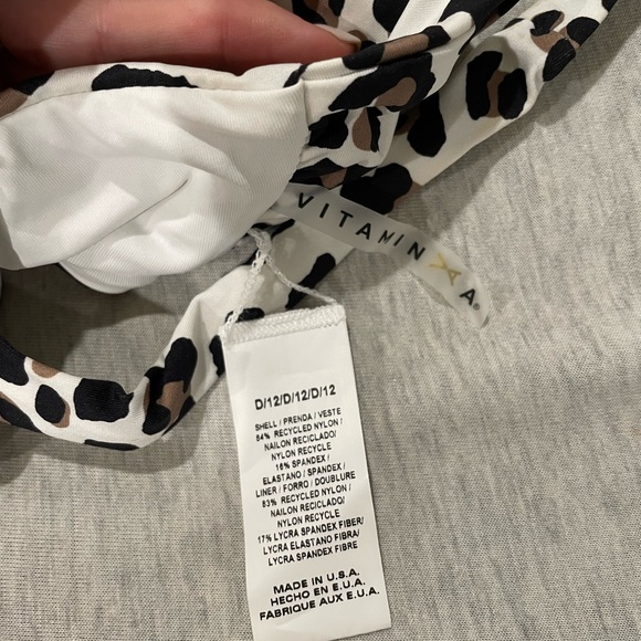 Vitamin A swimsuit top - Picture 2 of 3